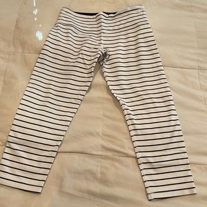 Good condition Lululemon size 6 wunder unders